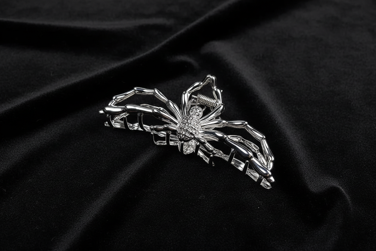 Spider Claw Hair Clip – Silver – Black Velvet
