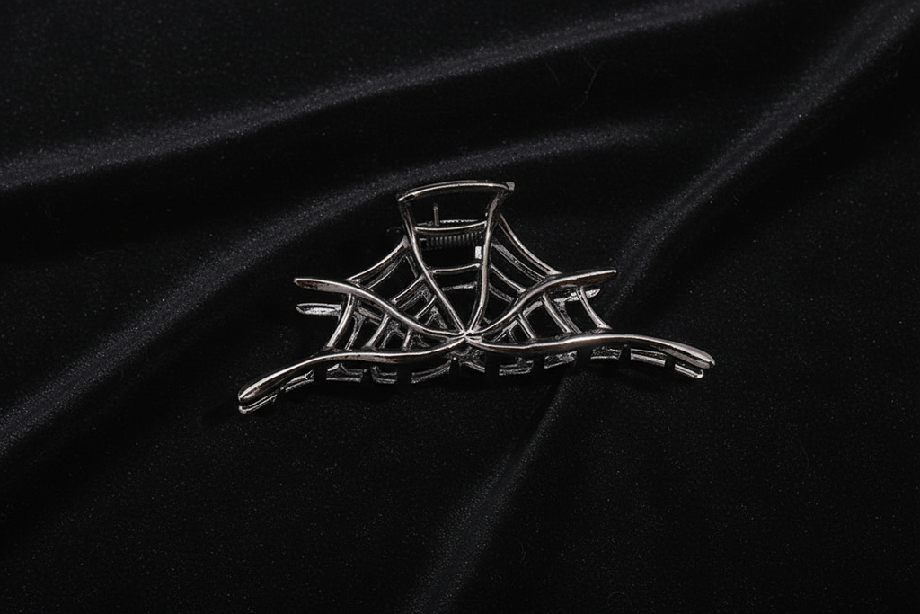 Spider Web Claw Clip – Gun Black – Black Velvet