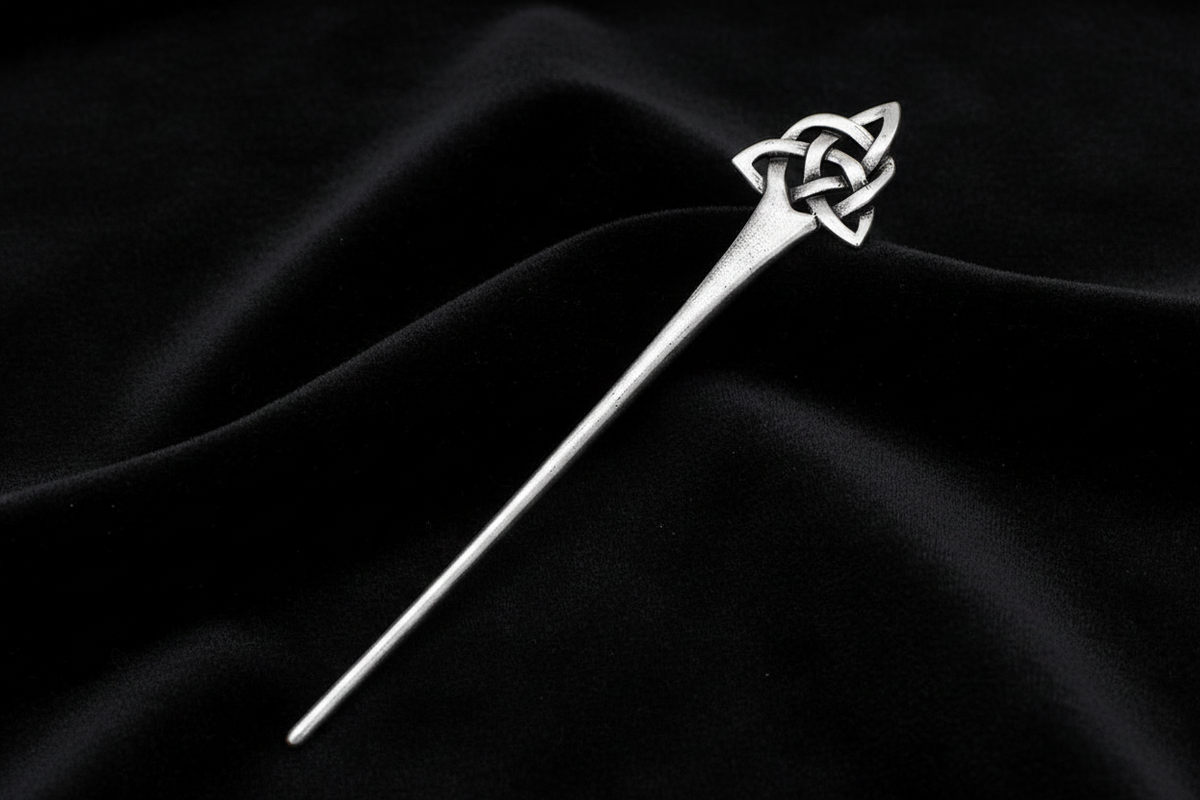 Triquetra Hair Pin – Black Velvet